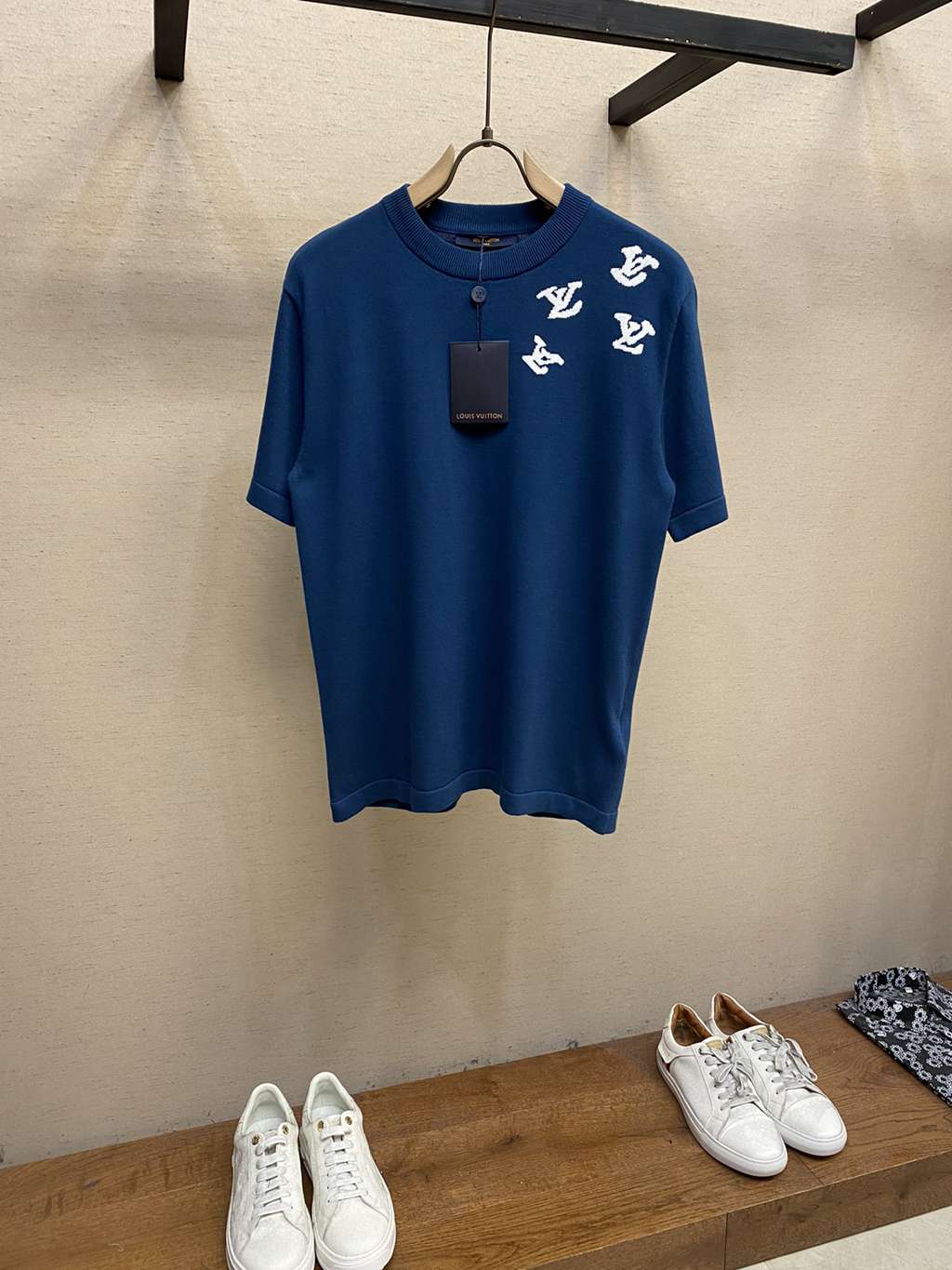 LV T-shirt